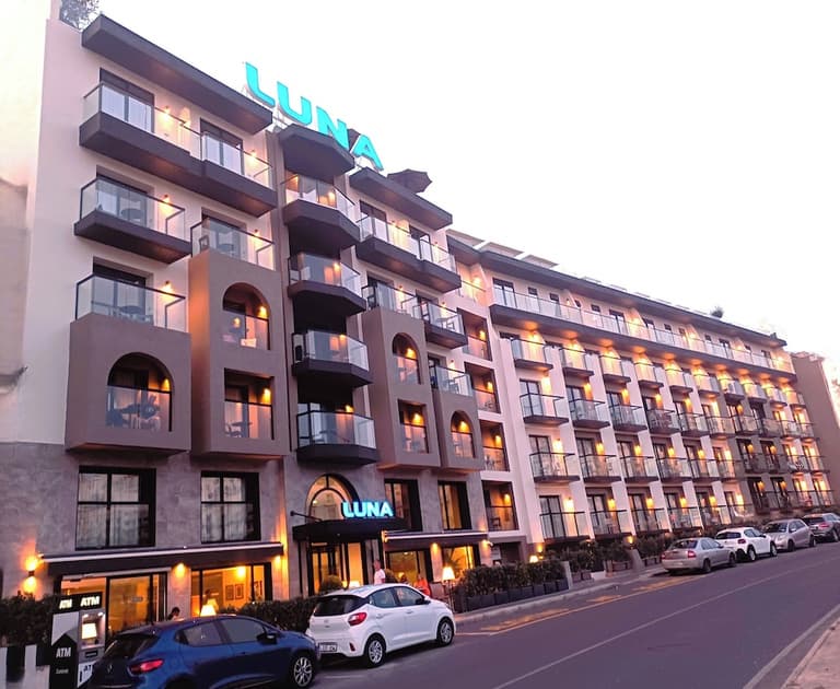 Luna Holiday Complex