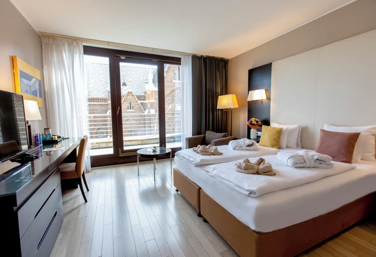 Lions Garden Hotel