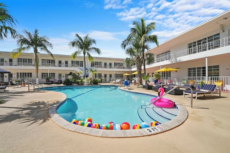Tradewinds Apartment Hotel