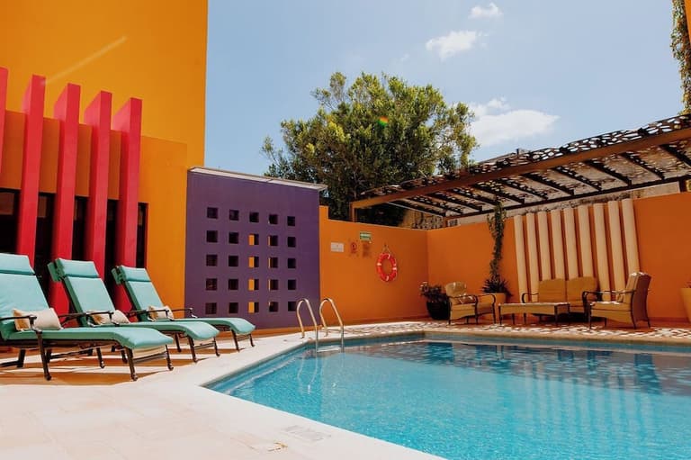 Hotel Plaza Colonial