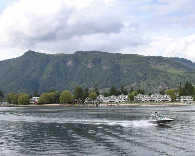 Shuswap Lake, Canada
