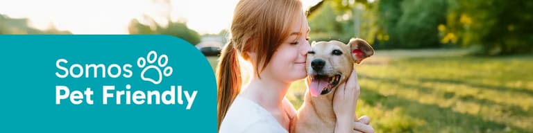 COM ANIMAIS DE ESTIMAÇÃO