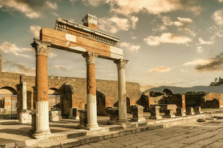 Beeld - Fly & Drive: Pompeii, Amalfi & Capri