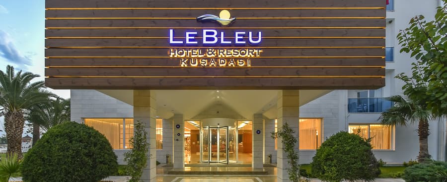 Le Bleu Hotel & Resort