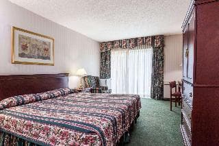 Knights Inn Toronto East