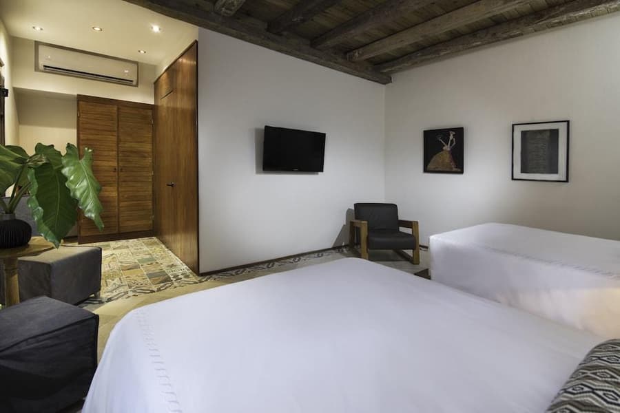 Luca Hotel