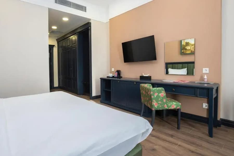 Macara Lake Park Hotel