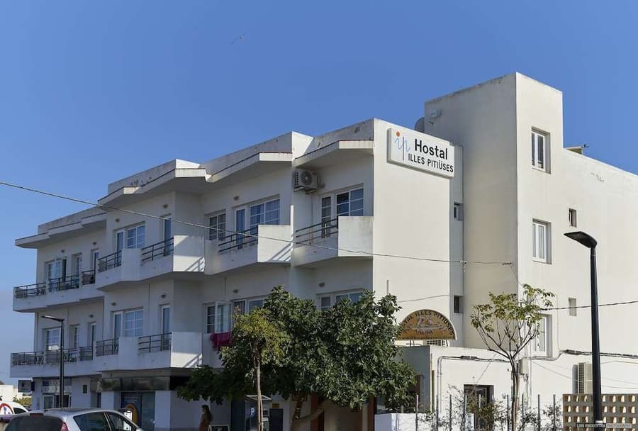 Hostal Illes Pitiüses