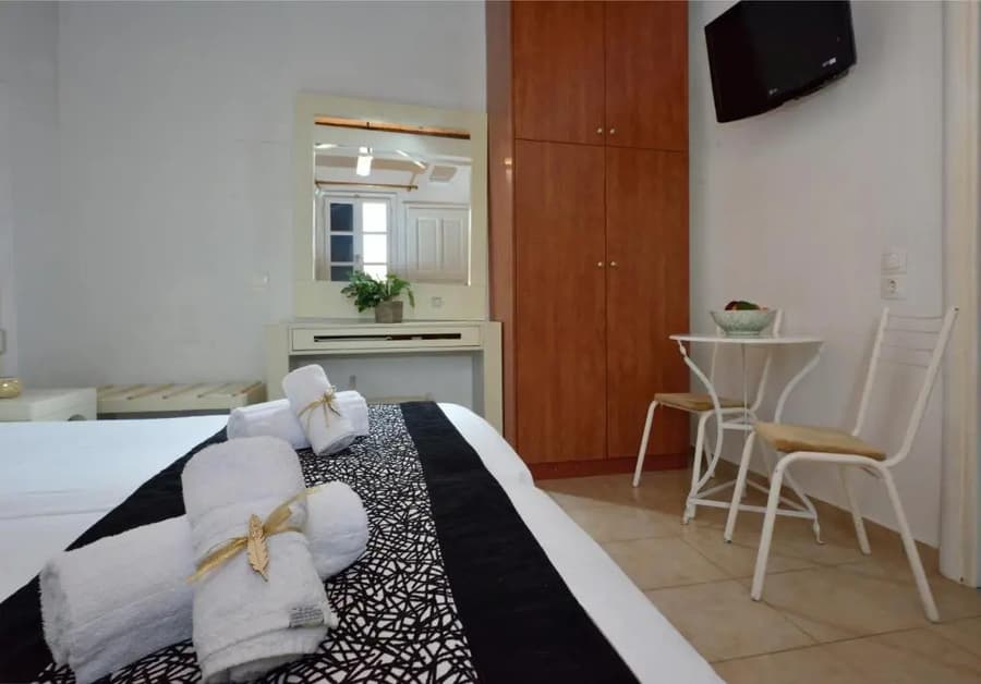 Adonis Rooms