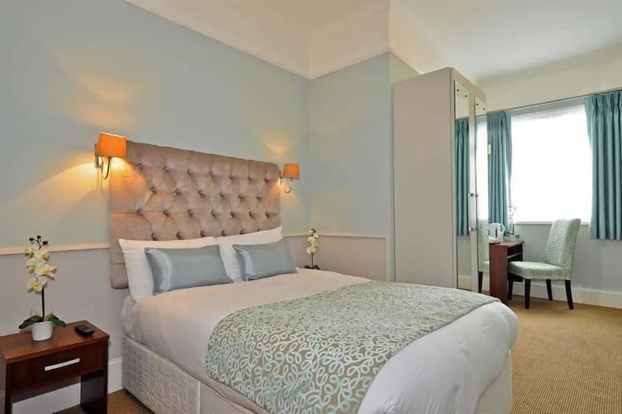 Maples House Hotel