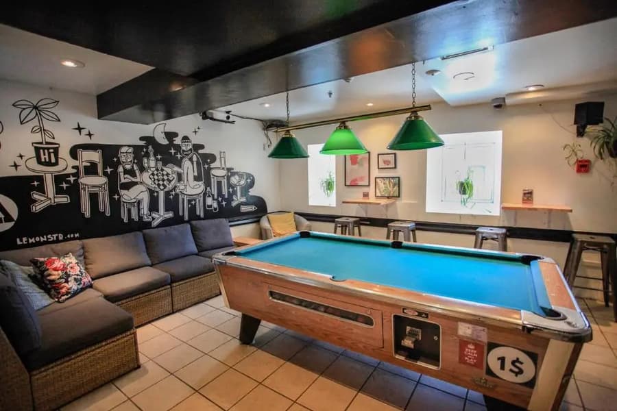 Auberge Saintlo Montréal  - Hostel