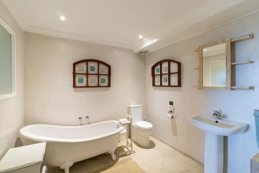 The Lookout Guest House