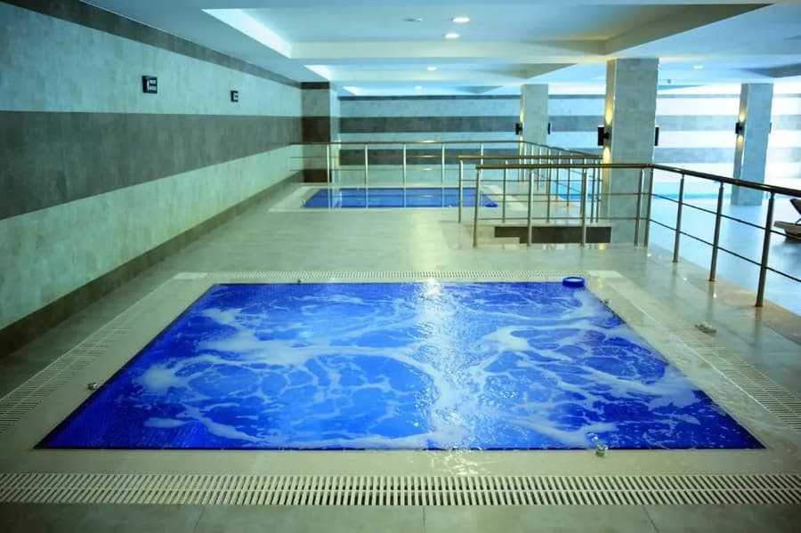 Macara Lake Park Hotel