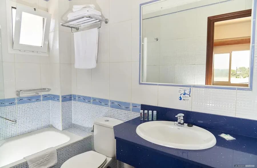 Hostal Illes Pitiüses