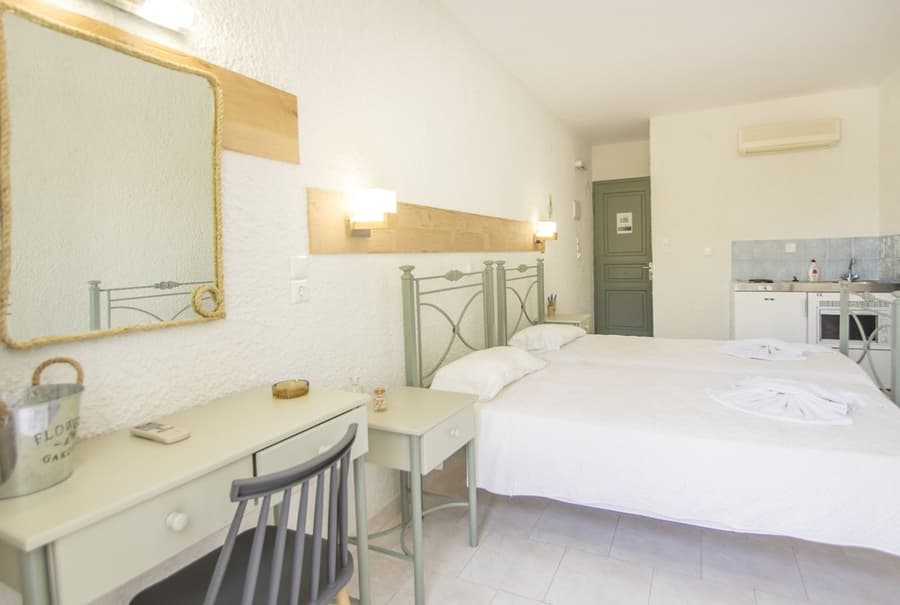 SYROS Inn