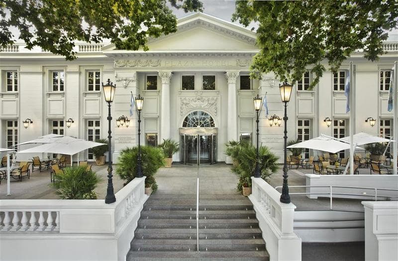 Puerto Chico Hotel
