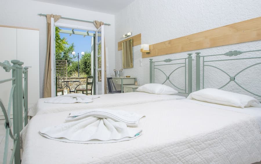 SYROS Inn