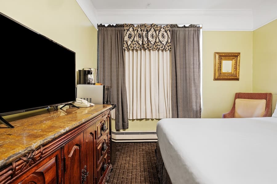 Fitzgerald Hotel