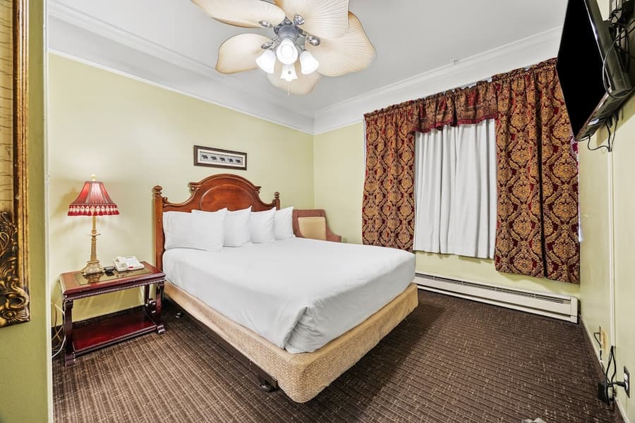 Fitzgerald Hotel