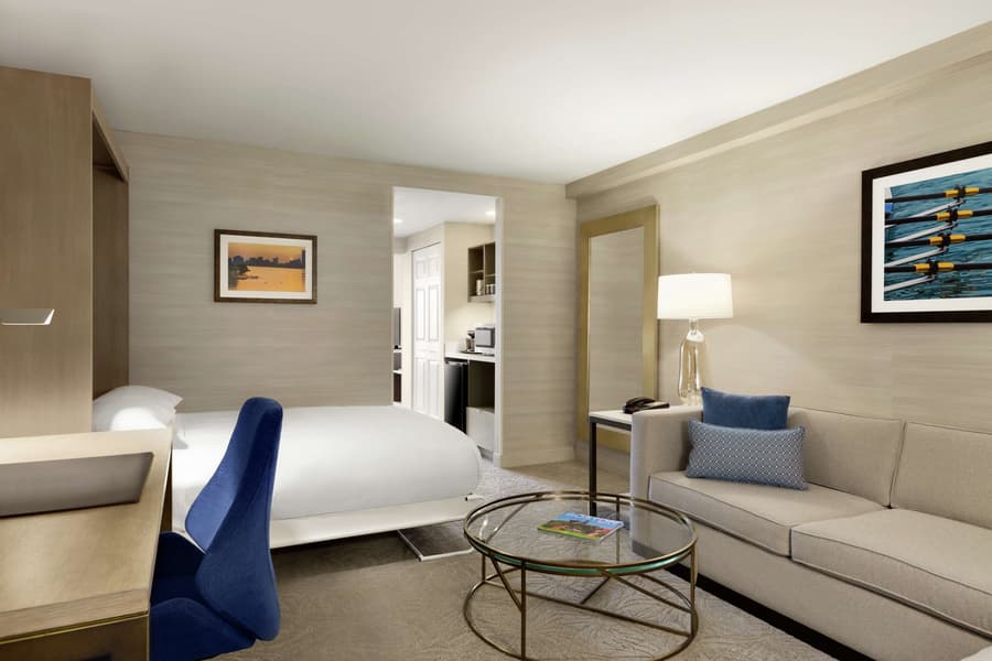 DoubleTree Suites by Hilton Hotel Boston - Cambridge