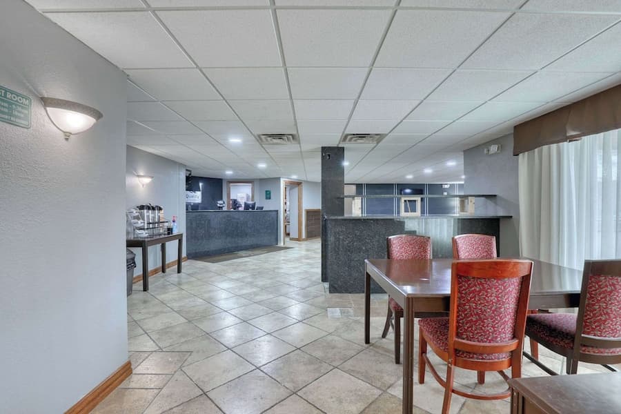 Quality Inn & Suites Green Bay Downtown