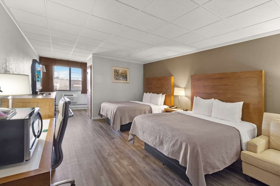 Quality Inn & Suites Green Bay Downtown