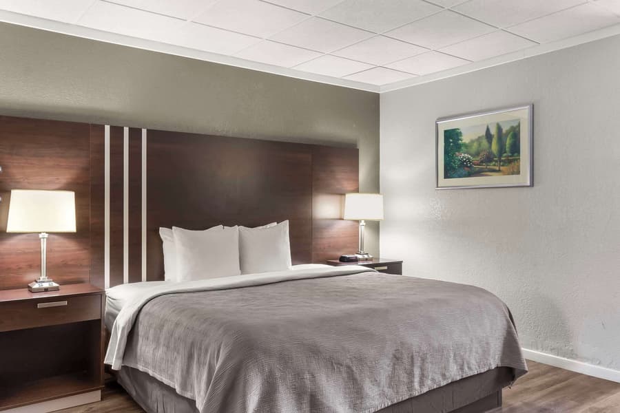 Quality Inn & Suites Green Bay Downtown