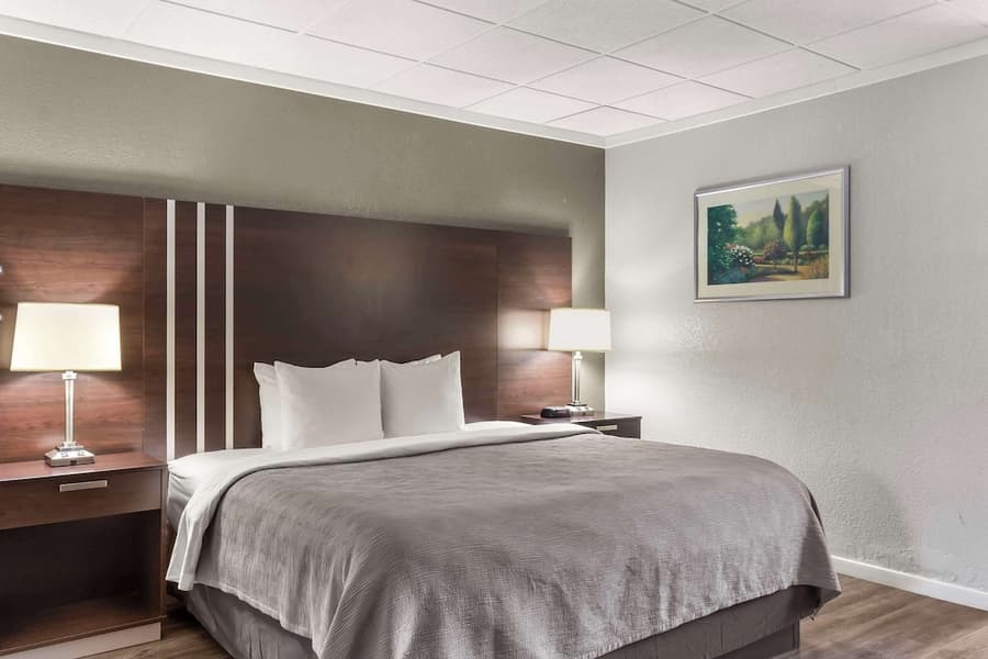 Quality Inn & Suites Green Bay Downtown