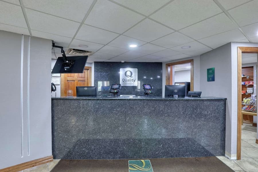 Quality Inn & Suites Green Bay Downtown