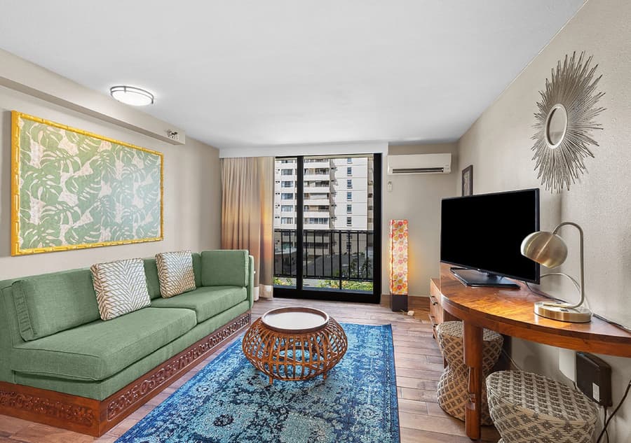 Castle Bamboo Waikīkī Hotel