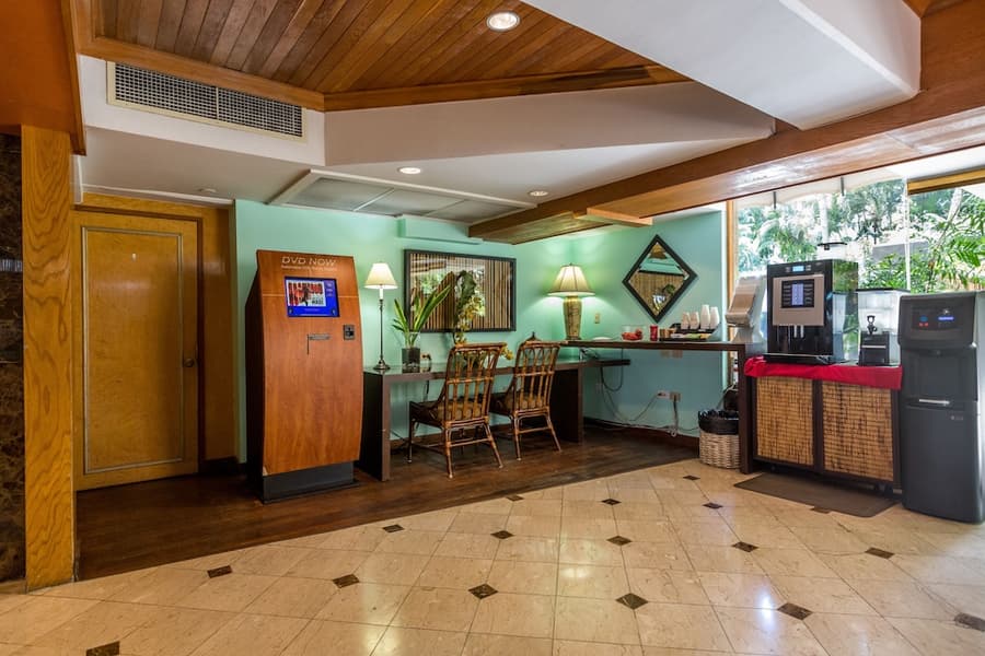 Castle Bamboo Waikīkī Hotel