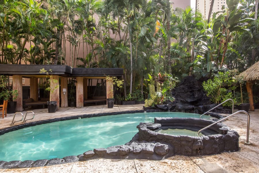 Castle Bamboo Waikīkī Hotel