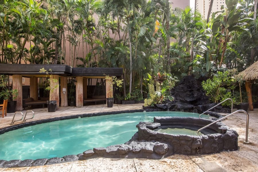 Castle Bamboo Waikīkī Hotel