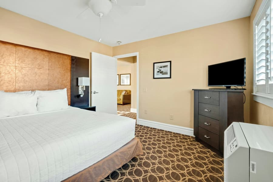 Marin Suites Hotel