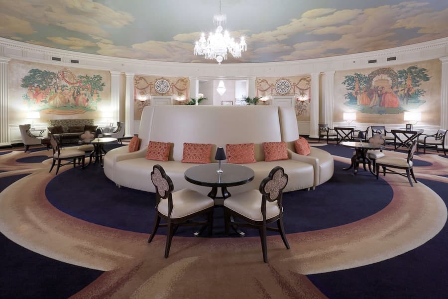 Hotel Roanoke & Conference Ctr, Curio Collection by Hilton 