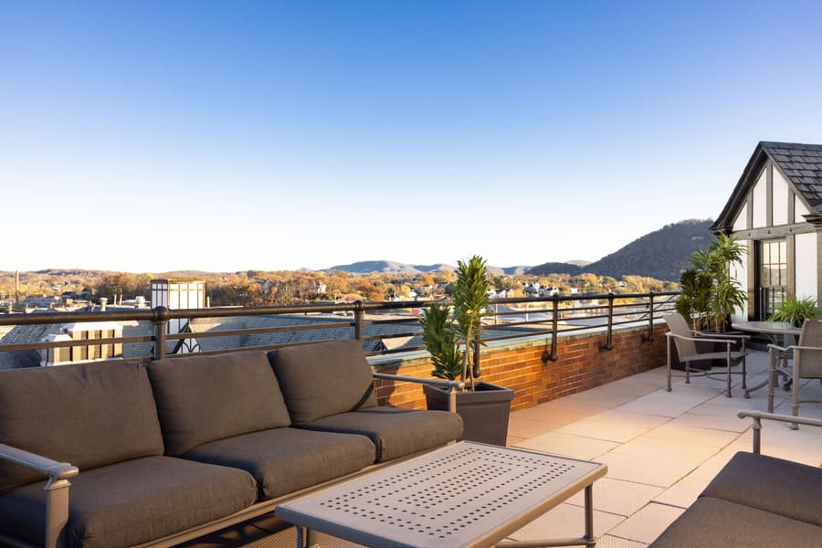 Hotel Roanoke & Conference Ctr, Curio Collection by Hilton 