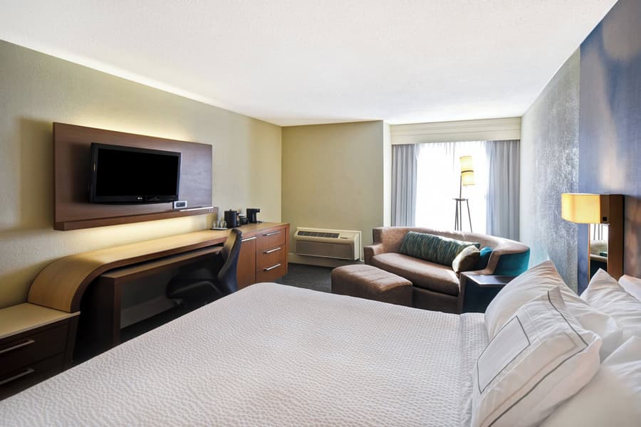 Courtyard By Marriott Cape Cod Hyannis