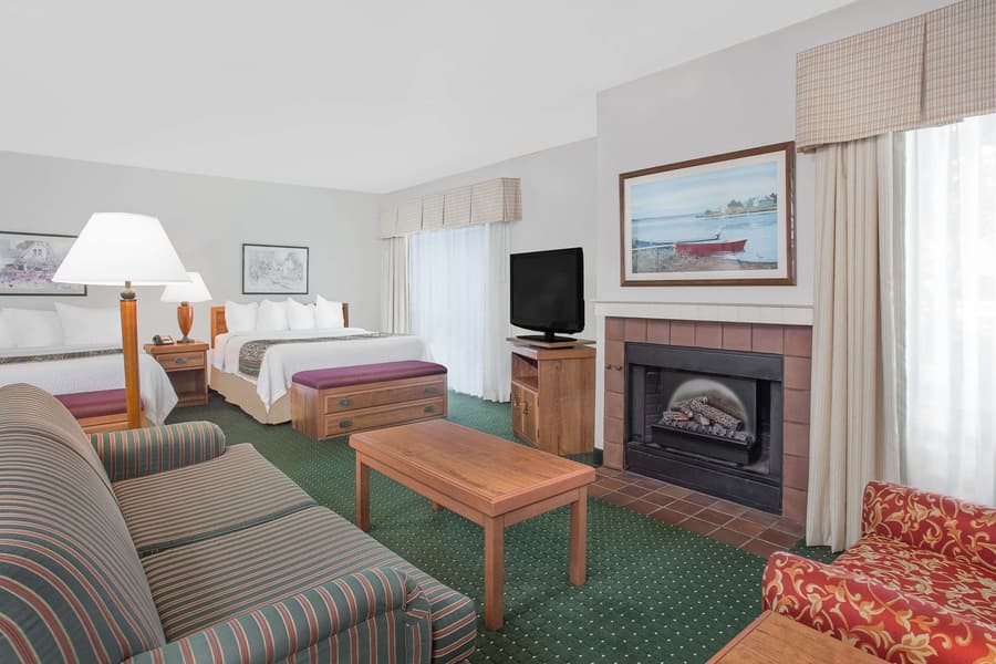Hawthorn Extended Stay by Wyndham Green Bay