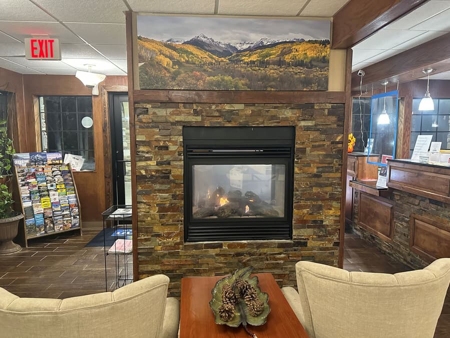 Days Inn & Suites by Wyndham Gunnison