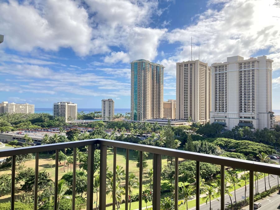 DoubleTree by Hilton Hotel Alana - Waikiki Beach
