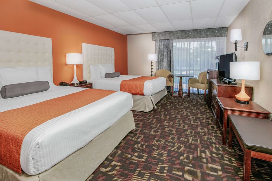 Howard Johnson by Wyndham Oklahoma City Airport/ Fairgrounds