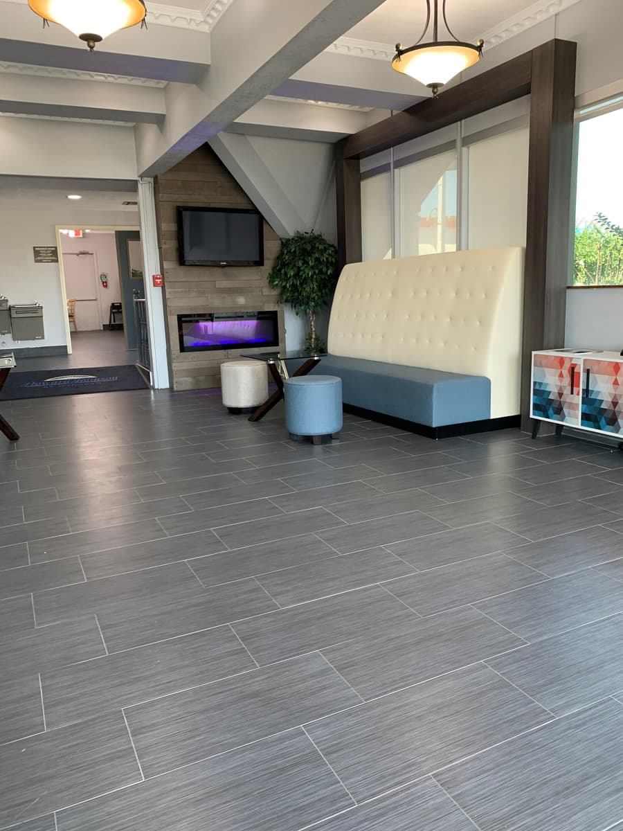 Howard Johnson by Wyndham Oklahoma City Airport/ Fairgrounds