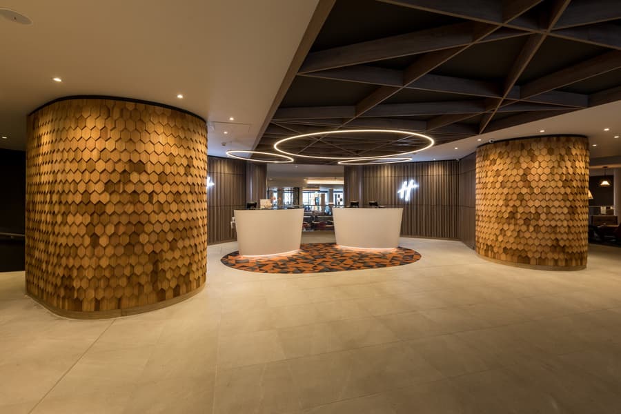 Holiday Inn Edinburgh Zoo by IHG