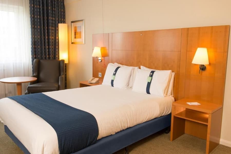 Holiday Inn Edinburgh Zoo by IHG