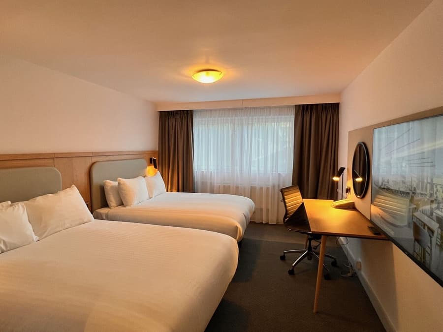 Holiday Inn Edinburgh Zoo by IHG