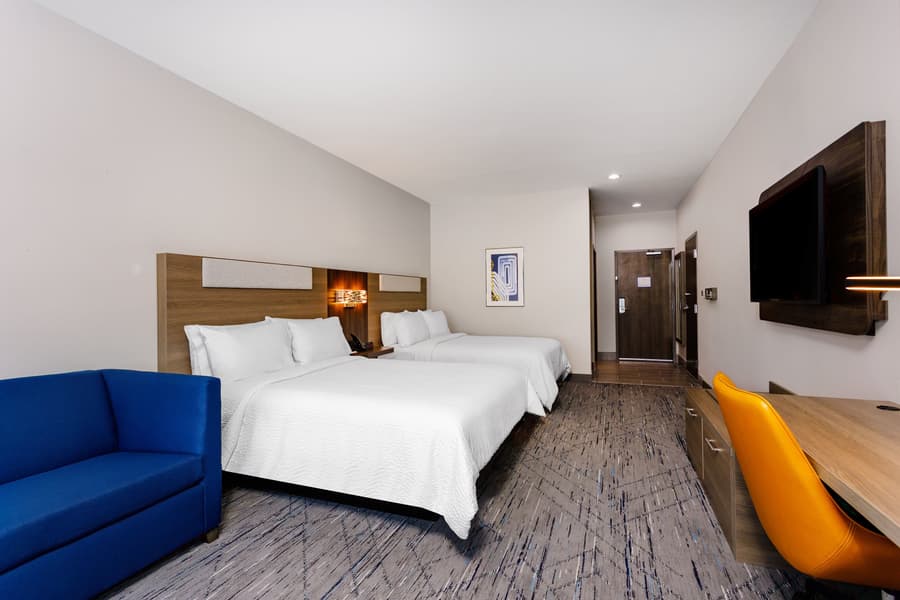 Holiday Inn Express & Suites Tampa Stadium – Airport Area by IHG