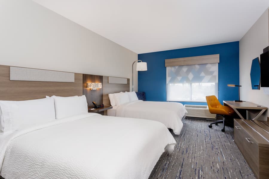Holiday Inn Express & Suites Tampa Stadium – Airport Area by IHG