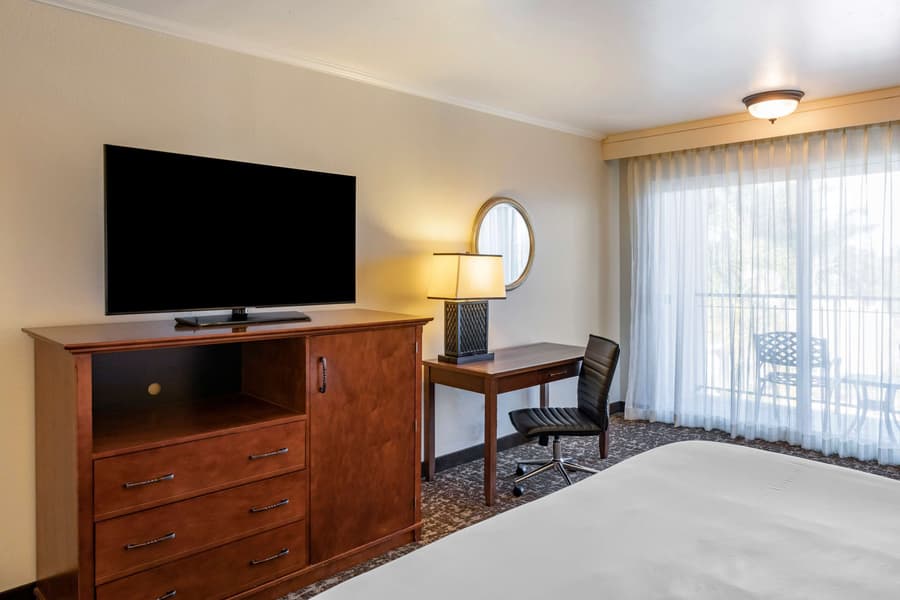 Best Western Plus Royal Oak Hotel
