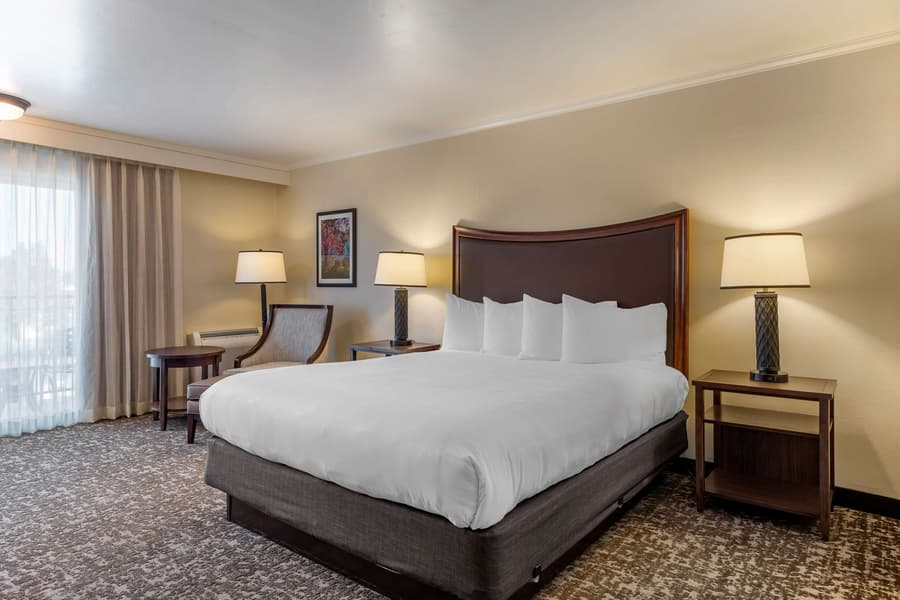 Best Western Plus Royal Oak Hotel