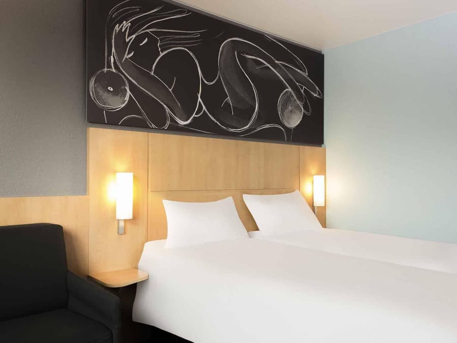 Ibis 3 Lacs Neuchatel Hotel